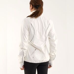 Lululemon Inspire Jacket 🦄 Rare Colour Ghost Size 12 Reflective Water Resistant